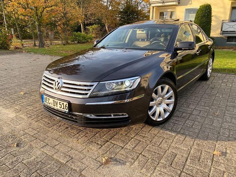 Braun Gebraucht 2011 VW Phaeton Limousine | 9.950 € (Fairer Preis) - Bild 1/4