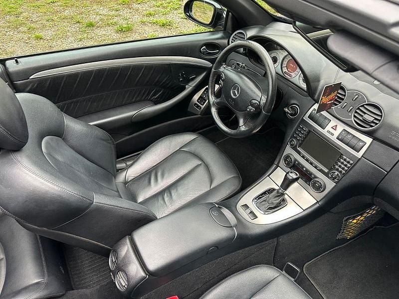 Schwarz Gebraucht 2005 Mercedes CLK280 Avantgarde Cabrio | 8.250 € (Fairer Preis) - Bild 1/4