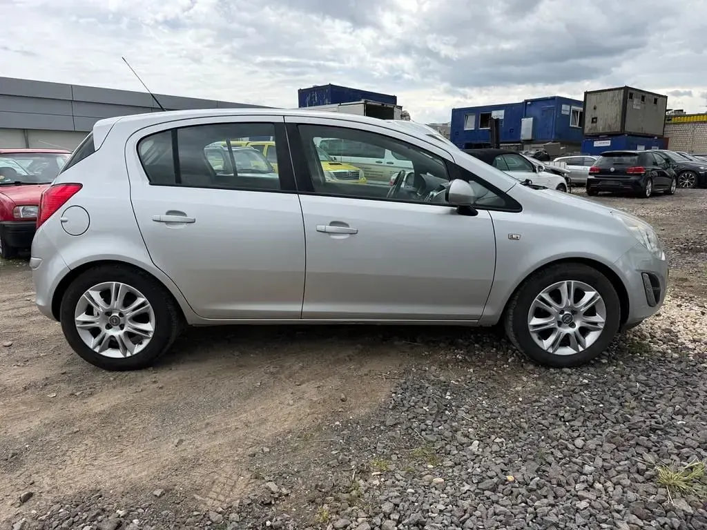 Gebraucht Opel Corsa Satellite 86 PS (63 kW) 2011 Silber Kleinwagen