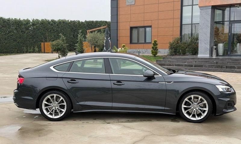 Gebraucht Audi A5 Sport 163 PS (119 kW) 2022 Grau Coupé