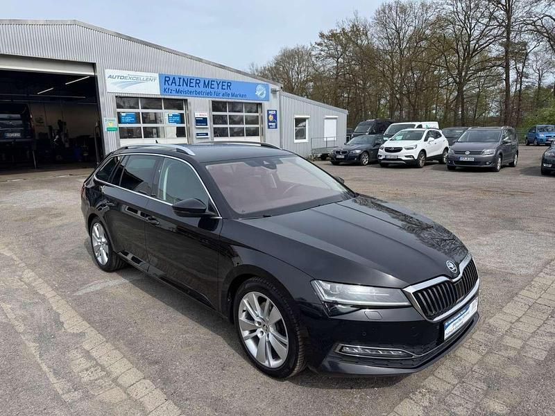 Gebraucht Skoda Superb Premium Edition 200 PS (147 kW) 2022 Cerna magic/black magic Kombi
