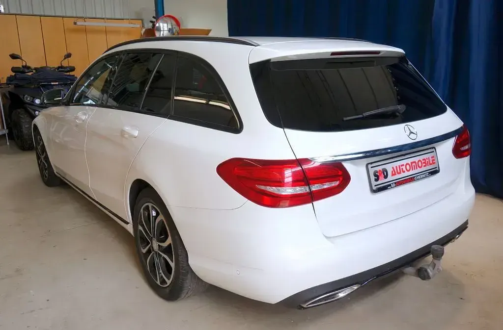 Gebraucht Mercedes C180 AMG line 156 PS (114 kW) 2017 Weiß Kombi