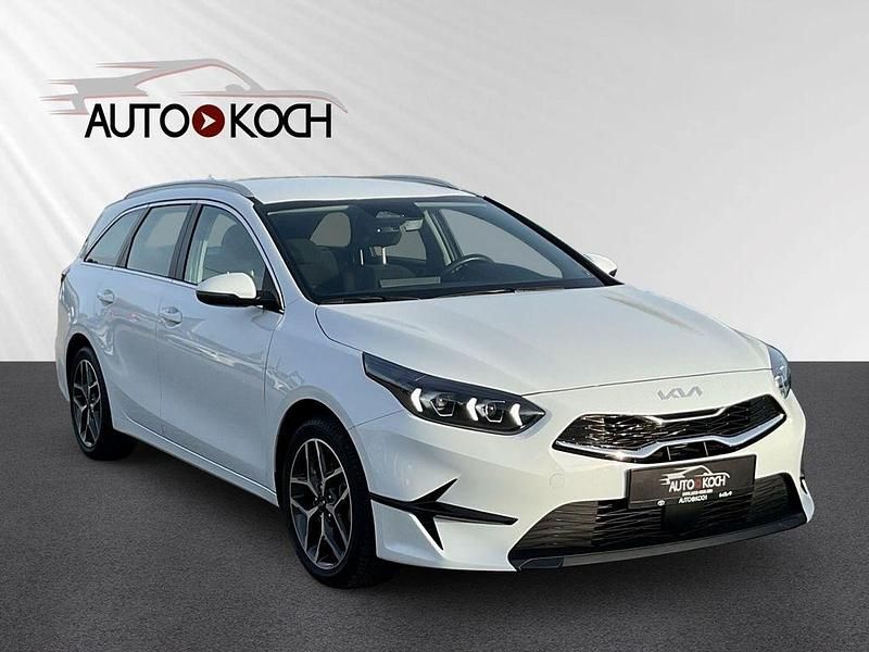 Weiß Gebraucht 2024 Kia Ceed Sportswagon Spirit Kombi | 24.990 € (Guter Preis) - Bild 1/4
