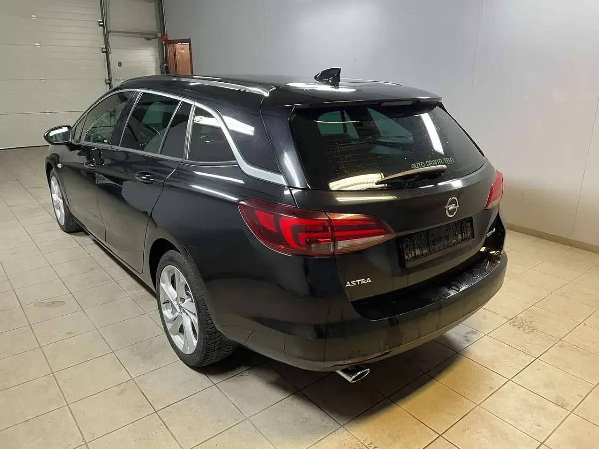 Używany Opel Astra Dynamic 160 KM (117 kW) 2018 Czarny Kombi