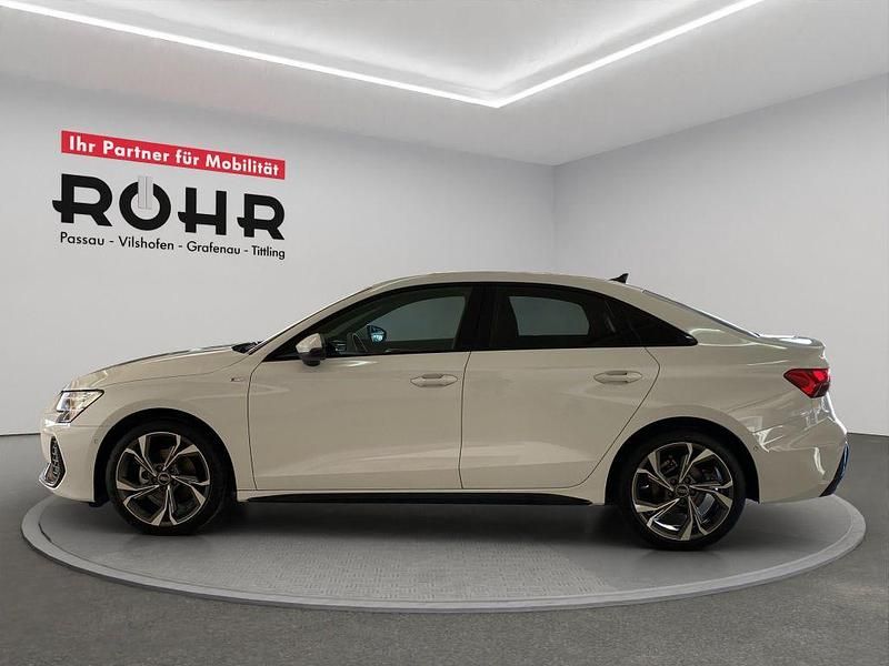 Gebraucht Audi A3 S-Line 116 PS (85 kW) 2025 Gletscherweiß metallic Limousine