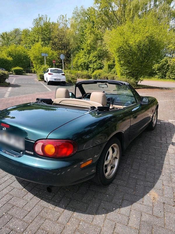 Second-hand Mazda MX5 140 CP (102 kW) 2000 Verde Cabrio
