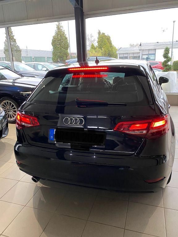Gebraucht Audi A3 116 PS (85 kW) 2018 Schwarz Limousine