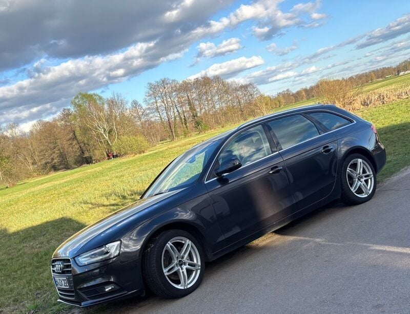 Schwarz Gebraucht 2014 Audi A4 Ambiente Kombi | 10.500 € (Fairer Preis) - Bild 1/4