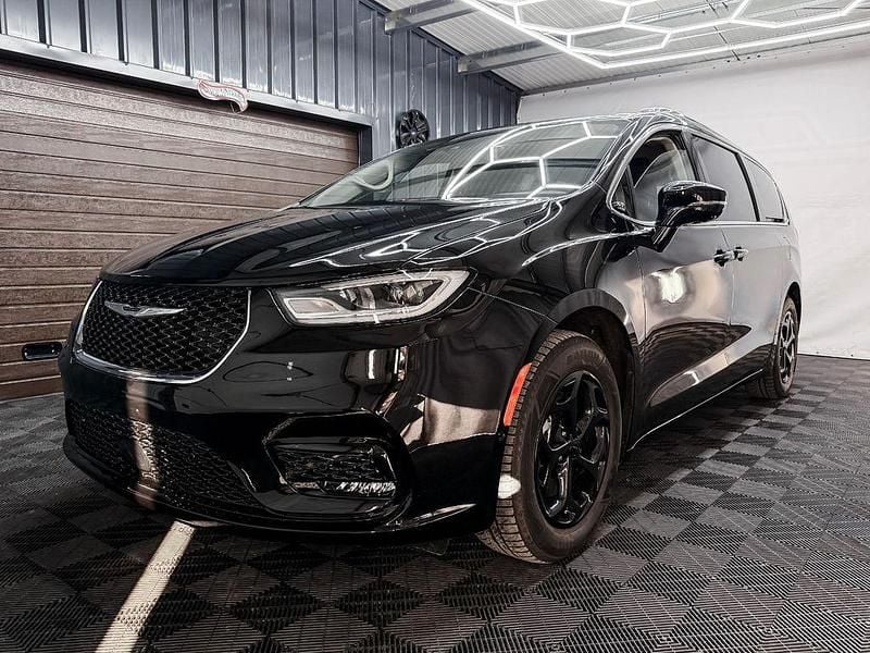 Gebraucht Chrysler Pacifica Limited 291 PS (214 kW) 2024 Schwarz Van