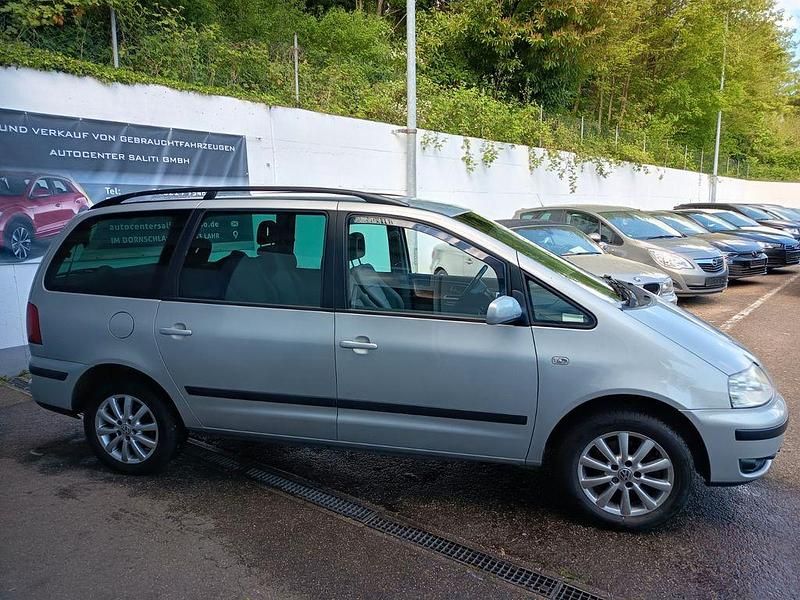 Second-hand VW Sharan 116 CP (85 kW) 2003 Argintiu Monovolum