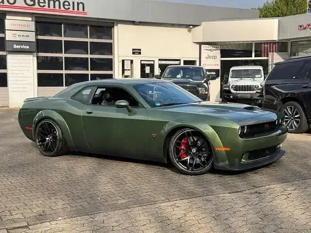 Używany Dodge Challenger 492 KM (361 kW) 2023 Zielony Coupe