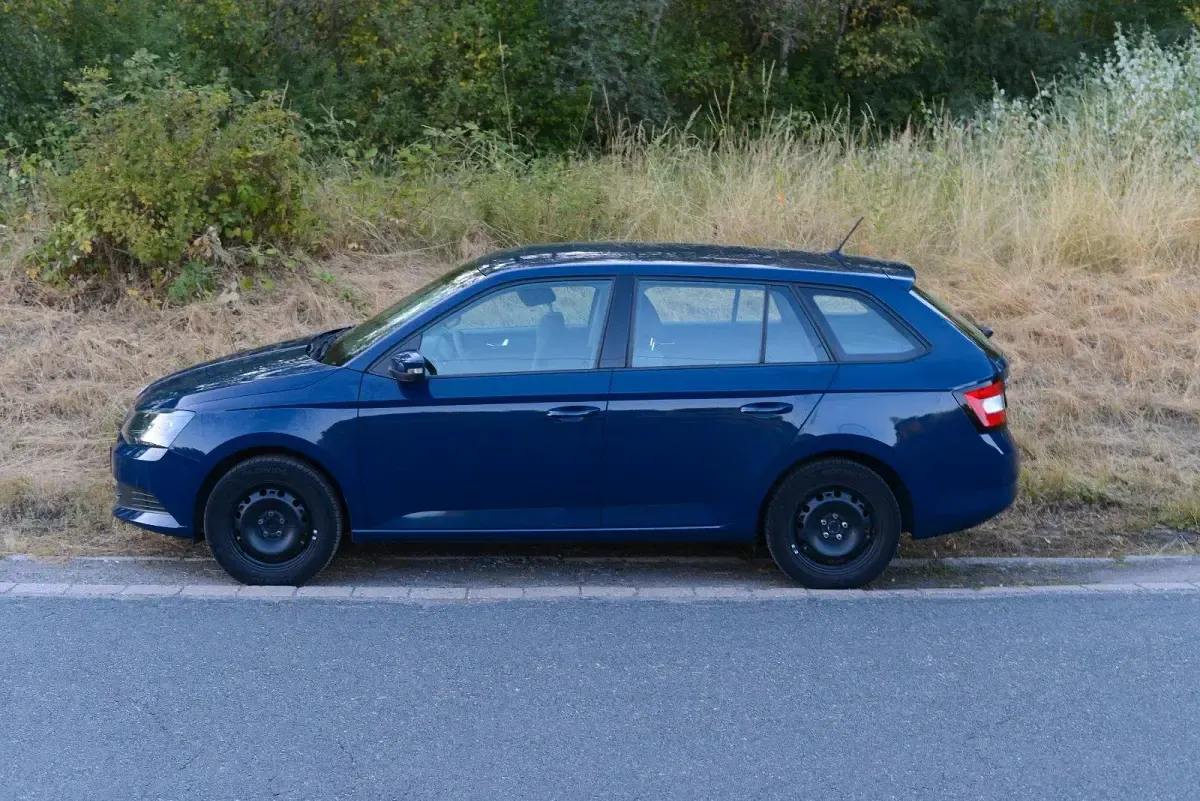 Gebraucht Skoda Fabia 75 PS (55 kW) 2015 Blau Kombi