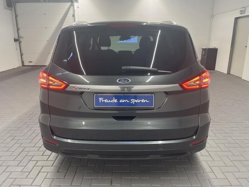 Gebraucht Ford S-MAX Titanium 150 PS (110 kW) 2016 Grün (mambagrünmet.) Van / Kleinbus