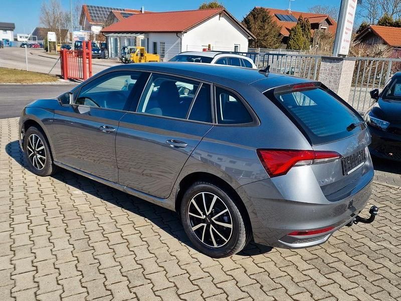 Neu Skoda Scala Selection 116 PS (85 kW) 2025 Grau Kleinwagen