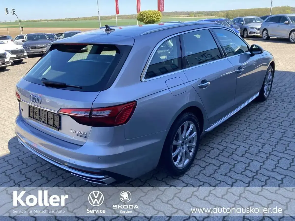 Gebraucht Audi A4 Ambiente 204 PS (150 kW) 2022 Silber Kombi