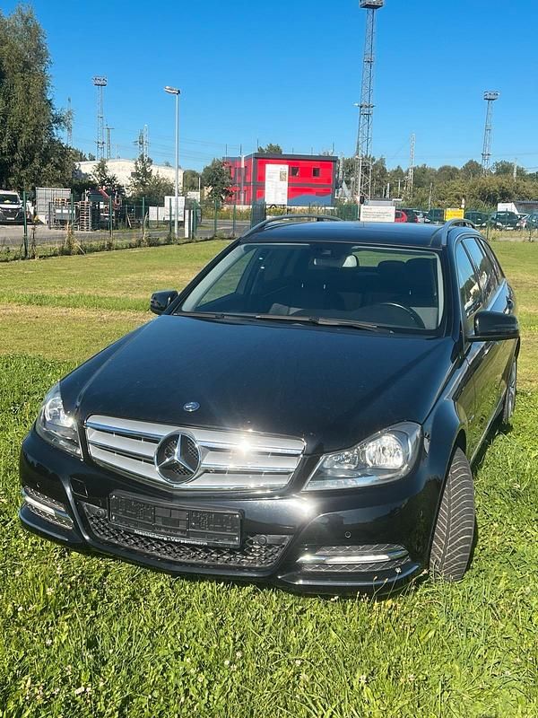 Schwarz Gebraucht 2011 Mercedes C250 Kombi | 8.999 € (Superpreis) - Bild 1/4