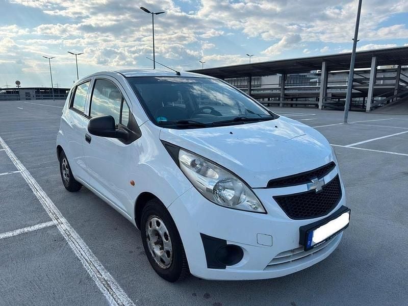 Second-hand Chevrolet Spark 68 CP (50 kW) 2010 Alb Hatchback
