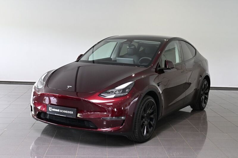 Rot midnight cherry red (metallic) Gebraucht 2024 Tesla Model Y Long Range SUV | 41.750 € (Fairer Preis) - Bild 1/4