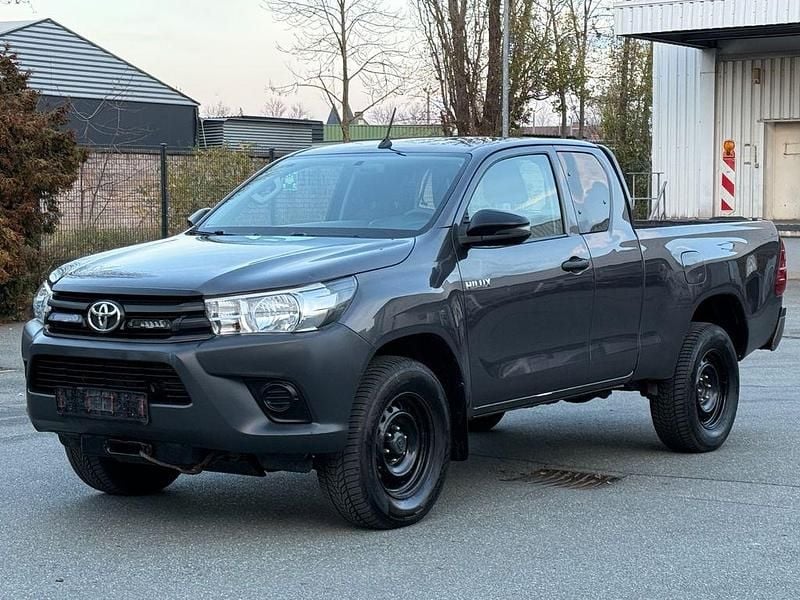 Grau Gebraucht 2019 Toyota HiLux Abholung | 17.850 € (Fairer Preis) - Bild 1/4