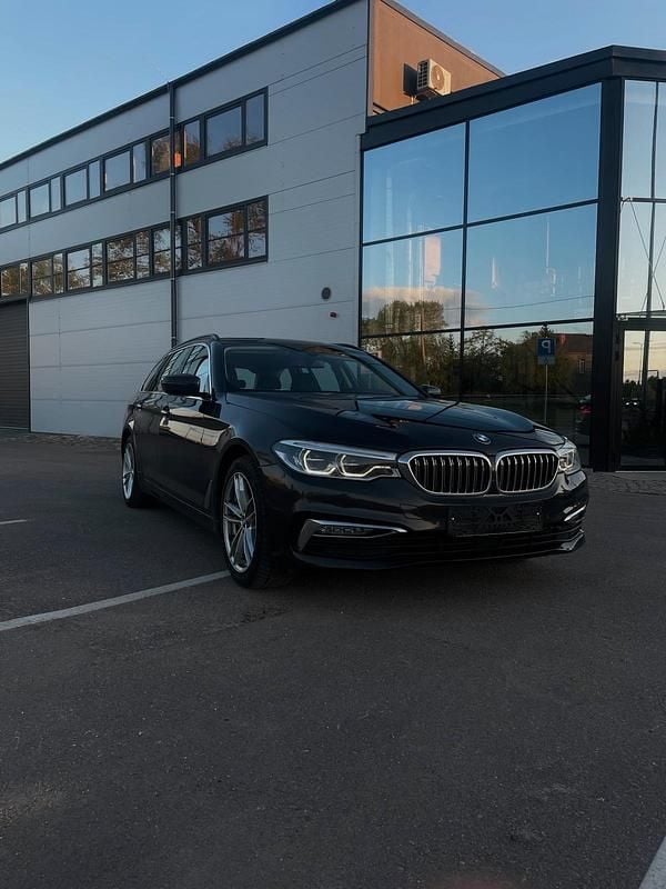 Schwarz Gebraucht 2019 BMW 530 Luxury Line Kleinwagen | 19.000 € - Bild 1/4