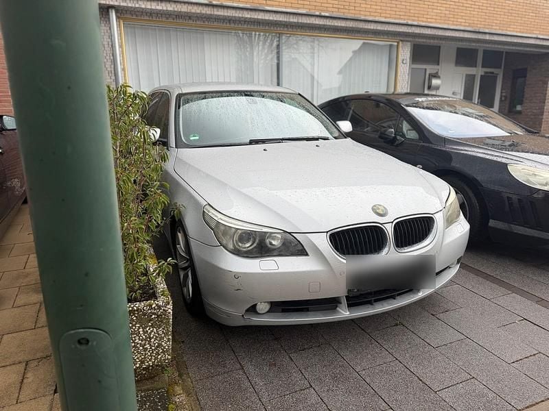 Gebraucht BMW 525 220 PS (161 kW) 2005 Silber Kombi