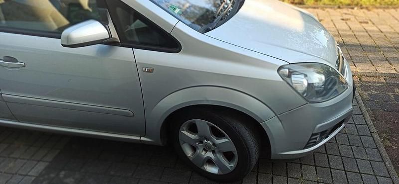 Silber Gebraucht 2006 Opel Zafira Van / Kleinbus | 1.850 € (Guter Preis) - Bild 1/4