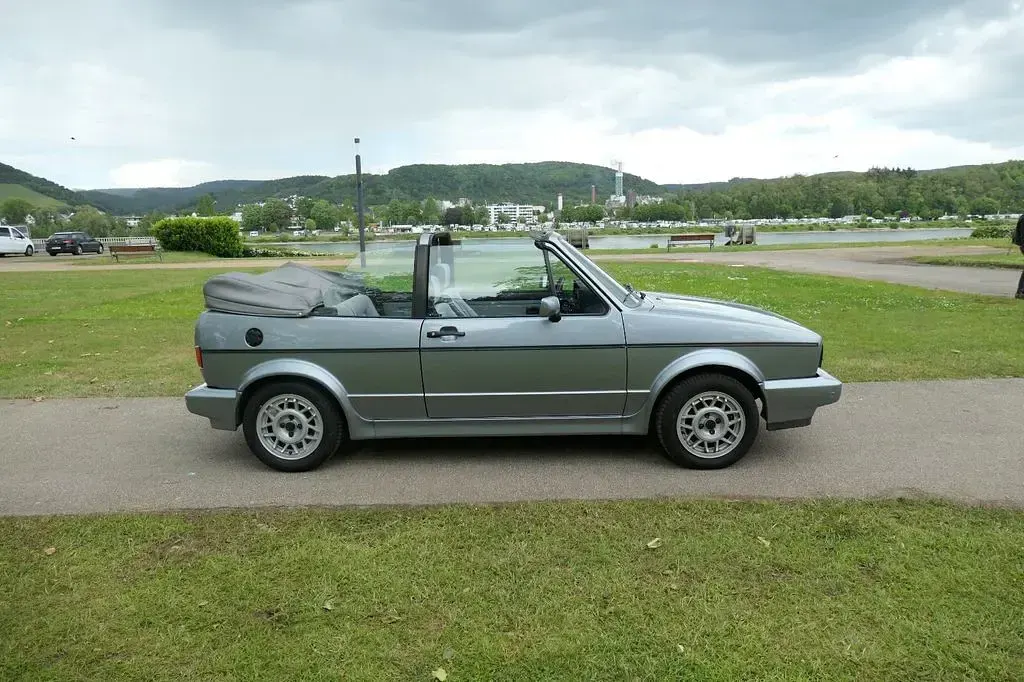 Gebraucht VW Golf Cabriolet 72 PS (52 kW) 1989 Grau Cabrio