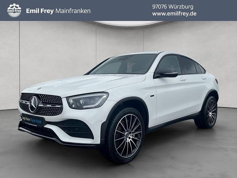 Polarweiß Gebraucht 2020 Mercedes GLC300e AMG Coupé | 44.850 € (Guter Preis) - Bild 1/4
