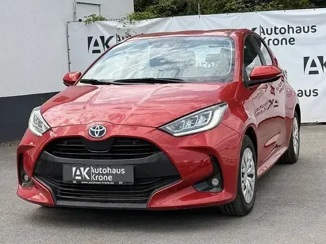 Gebraucht Toyota Yaris 116 PS (85 kW) 2022 Rot Kleinwagen