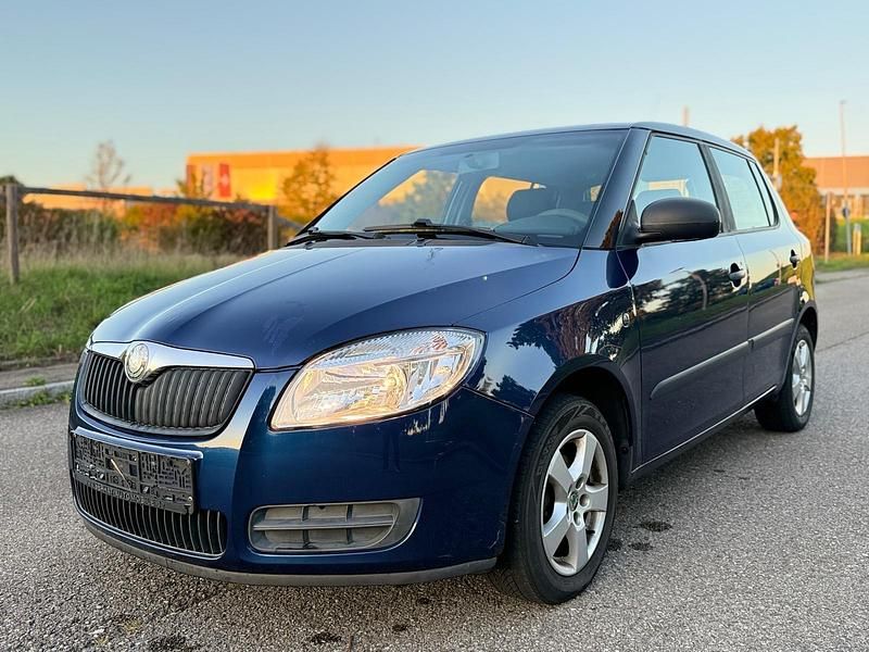 Blau Gebraucht 2009 Skoda Fabia Kleinwagen | 1.800 € (Superpreis) - Bild 1/4