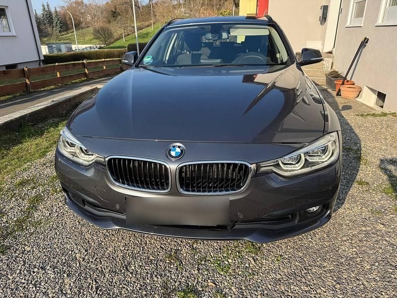Gebraucht BMW 318 Advantage 150 PS (110 kW) 2017 Grau Kombi