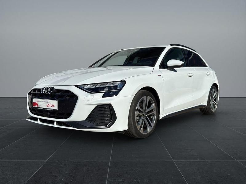Gebraucht Audi A3 S-Line 116 PS (85 kW) 2025 Gletscherweiß metallic Limousine