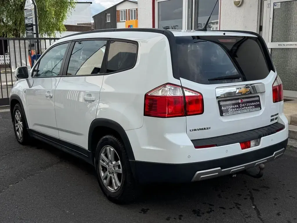 Gebraucht Chevrolet Orlando LT 163 PS (119 kW) 2012 Weiß Van / Kleinbus