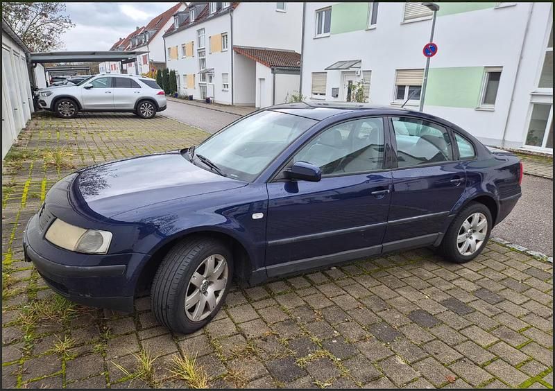 Gebraucht VW Passat 125 PS (91 kW) 2000 Blau Limousine
