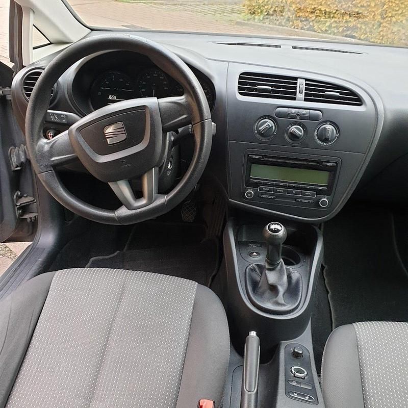 Gebraucht Seat Leon 86 PS (63 kW) 2010 Grau Limousine