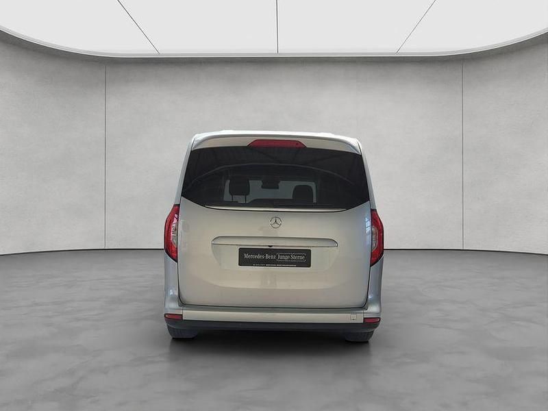 Gebraucht Mercedes T180 Edition 116 PS (85 kW) 2024 Silber Van / Kleinbus