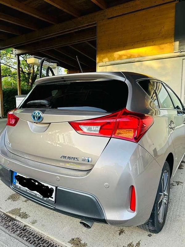 Gebraucht Toyota Auris Hybrid Edition 99 PS (72 kW) 2015 Limousine