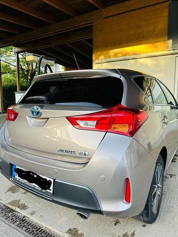Gebraucht Toyota Auris Hybrid Edition 99 PS (72 kW) 2015 Limousine