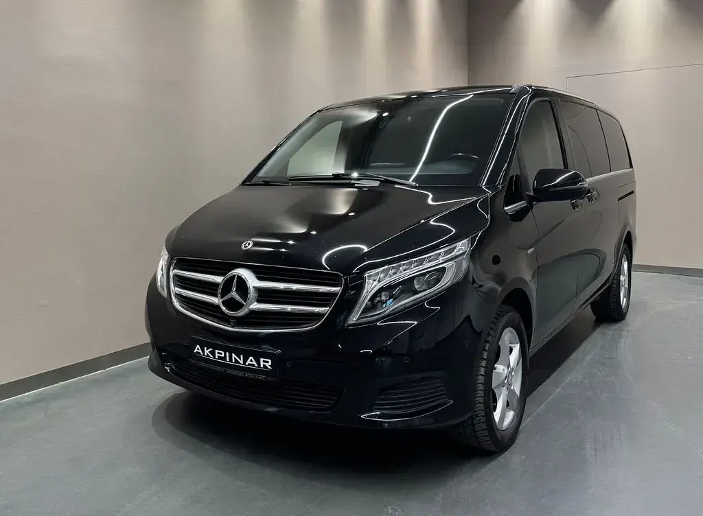 Gebraucht Mercedes V250 Avantgarde 190 PS (139 kW) 2017 Schwarz Van / Kleinbus