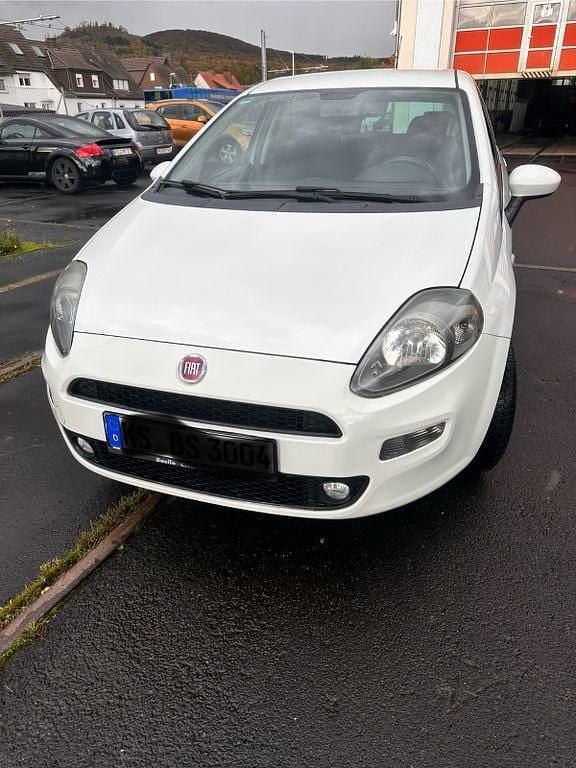 Weiß Gebraucht 2016 Fiat Punto Evo Kleinwagen | 3.500 € (Fairer Preis) - Bild 1/4