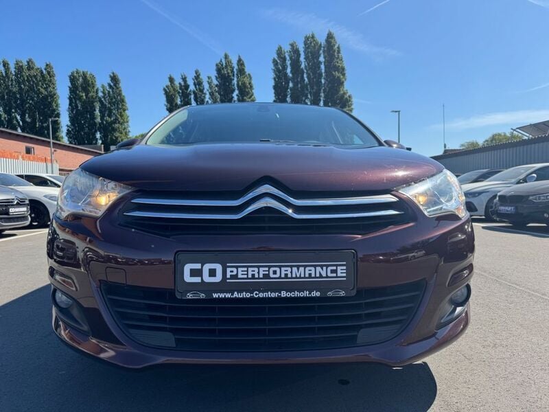 Gebraucht Citroën C4 Tendance 111 PS (81 kW) 2011 Rot Limousine