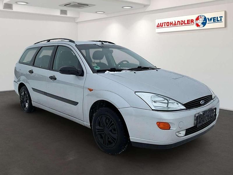 Gebraucht Ford Focus Ghia 101 PS (74 kW) 1999 Silber Kombi