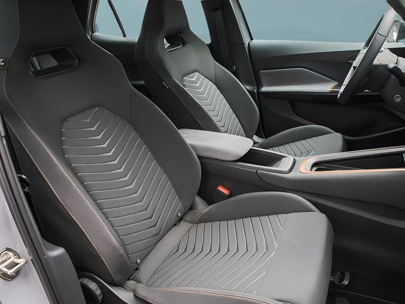 Second-hand Cupra Born 150 kW (204 CP) 2024 Gri Hatchback
