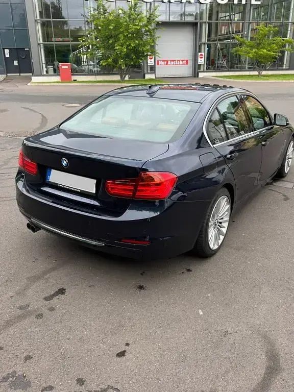 Gebraucht BMW 328 Luxury Line 245 PS (180 kW) 2012 Blau Limousine
