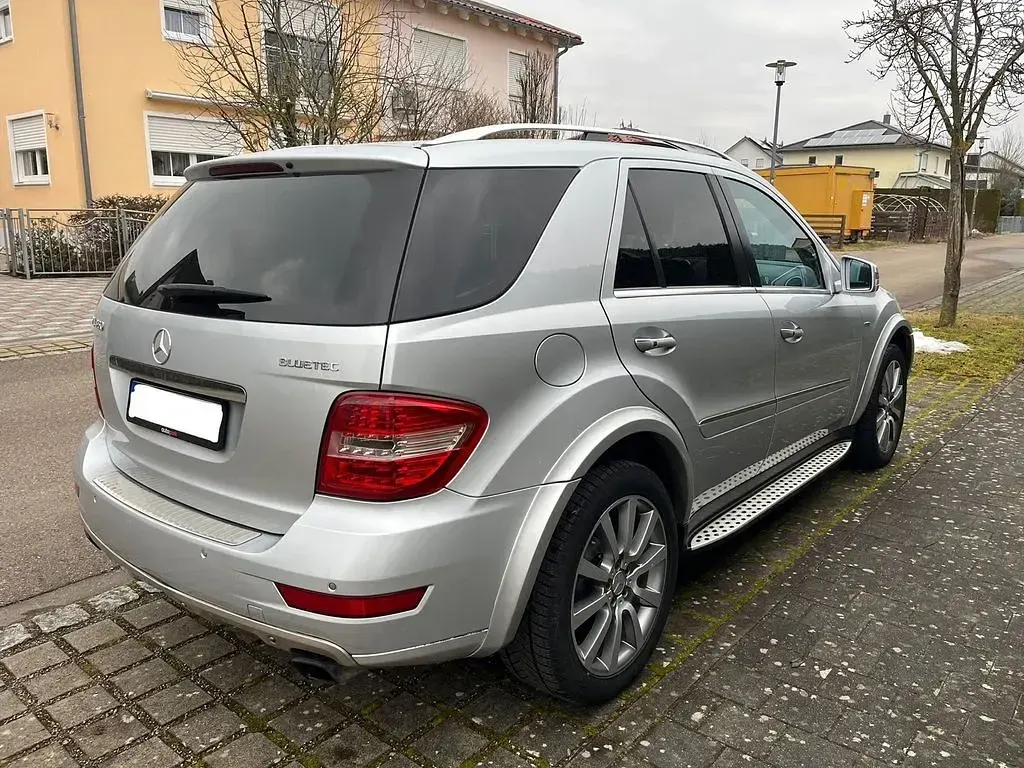Gebraucht Mercedes ML350 Sport 231 PS (169 kW) 2010 Silber SUV