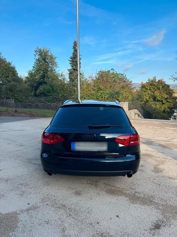 Gebraucht Audi A4 180 PS (132 kW) 2010 Blau Kombi