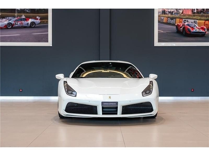 Gebraucht Ferrari 488 911 PS (670 kW) 2017 Weiß Coupé