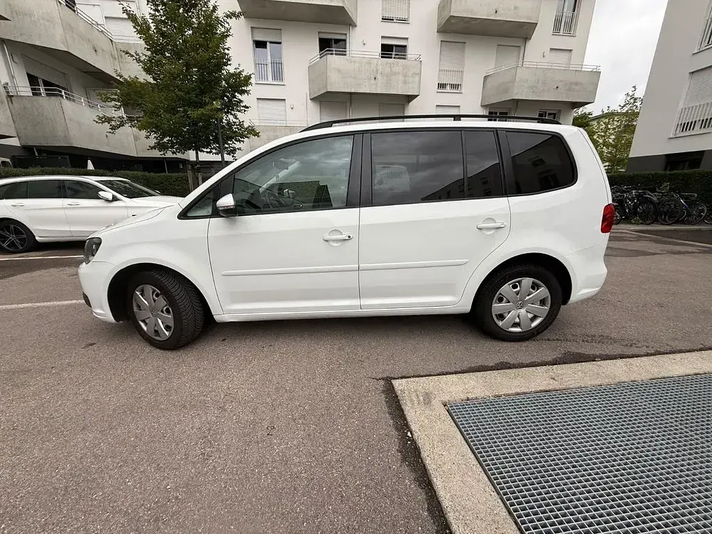 Gebraucht VW Touran 140 PS (102 kW) 2014 Weiß Van / Kleinbus