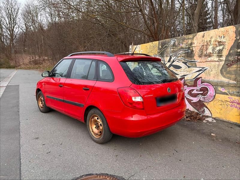 Gebraucht Skoda Fabia 69 PS (50 kW) 2009 Rot Kombi