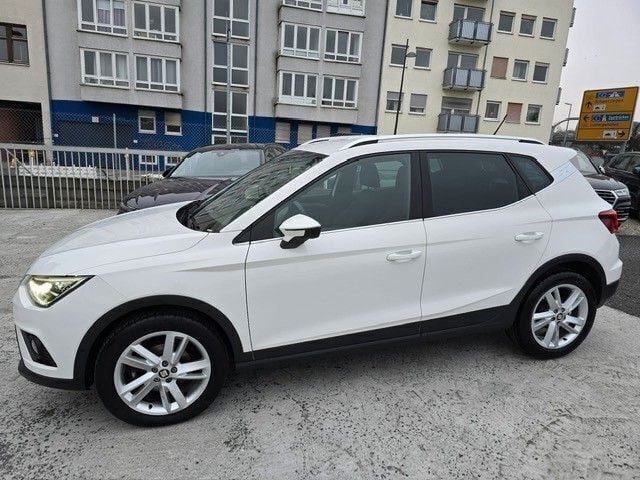 Weiß Gebraucht 2019 Seat Arona FR SUV | 14.990 € (Guter Preis) - Bild 1/4